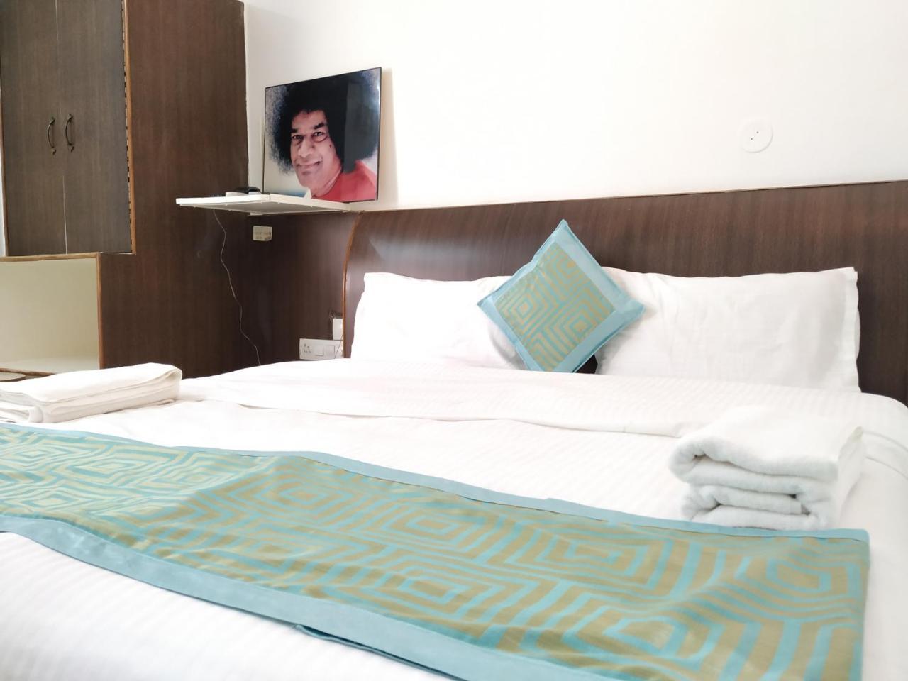 Aum Hotel Puttaparthi Exterior photo