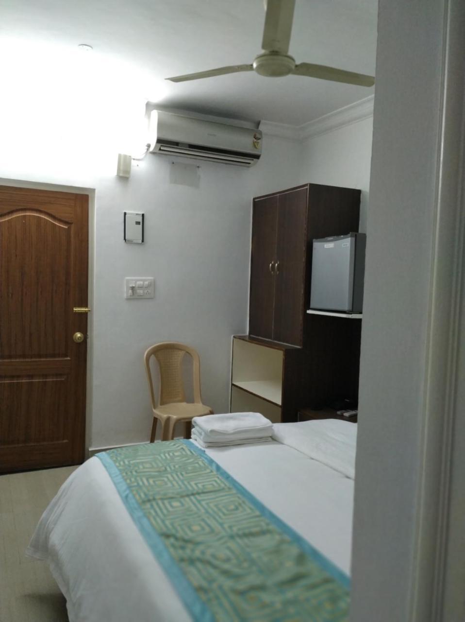 Aum Hotel Puttaparthi Exterior photo